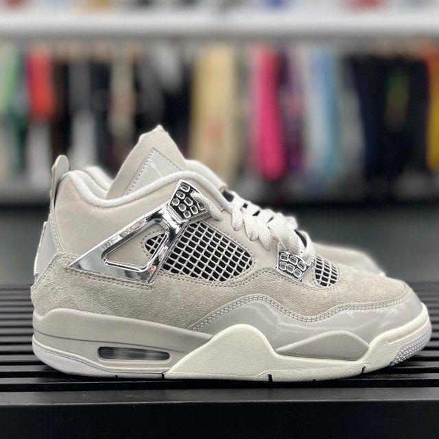 Jordan 4 Retro Frozen Moments (Women's) - Preowned