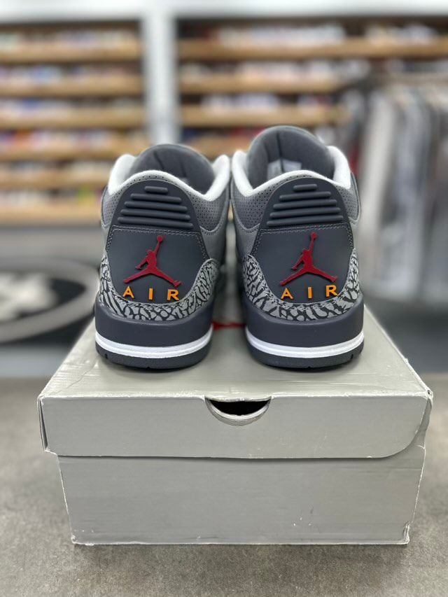 Jordan 3 Retro Cool Grey (2021) - Preowned