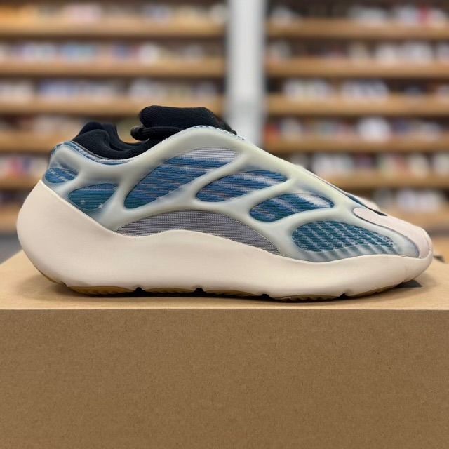 adidas Yeezy 700 V3 Kyanite - Preowned