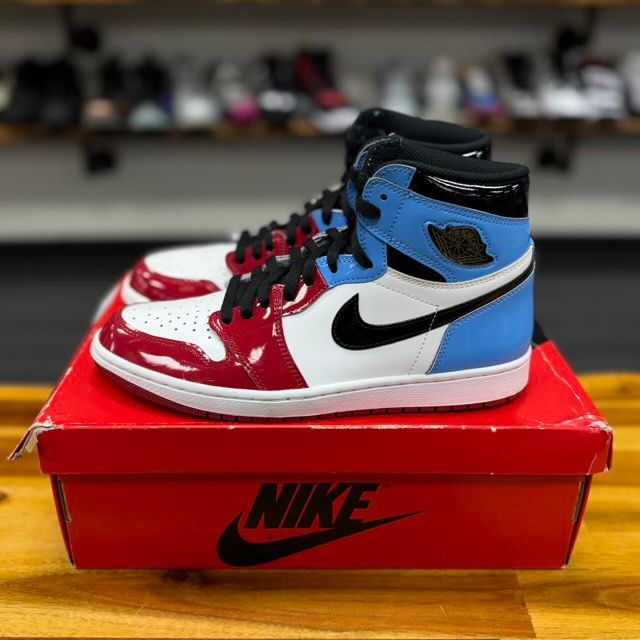 Jordan 1 Retro High Fearless UNC Chicago - Preowned