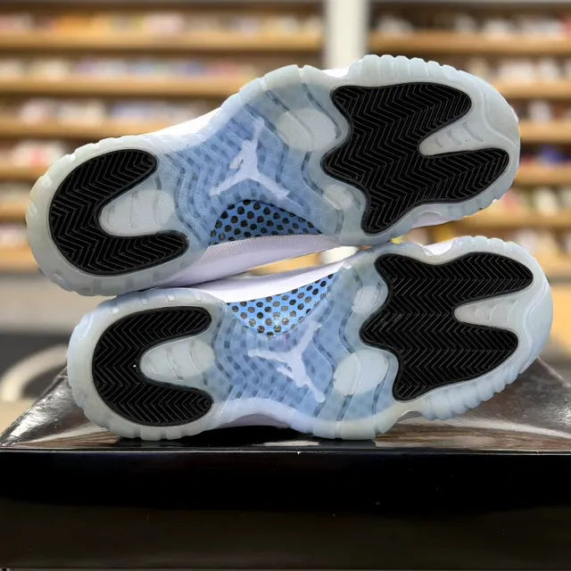 Jordan 11 Retro Legend Blue (2024) - Preowned