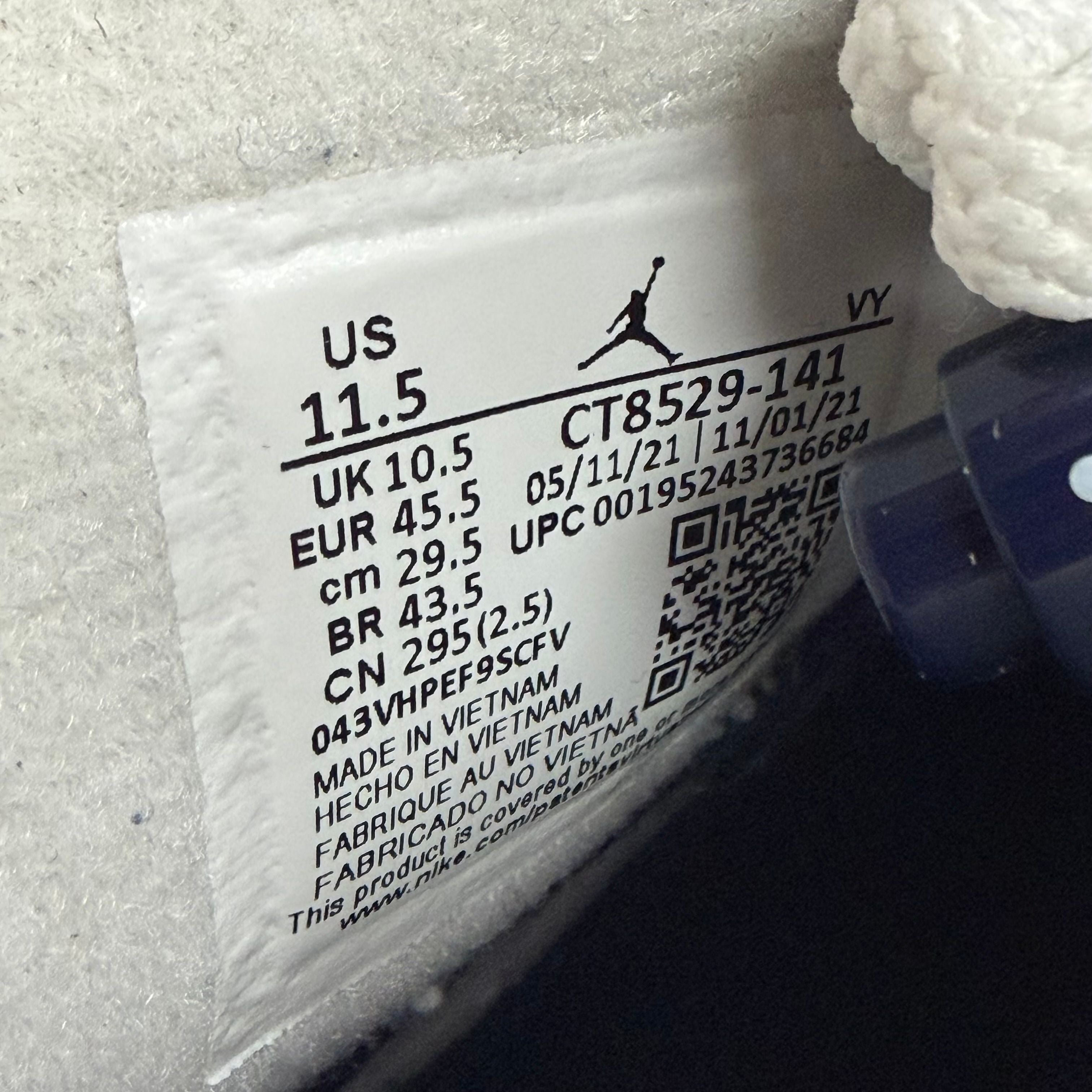 Jordan 6 Retro Midnight Navy (2022) - Preowned
