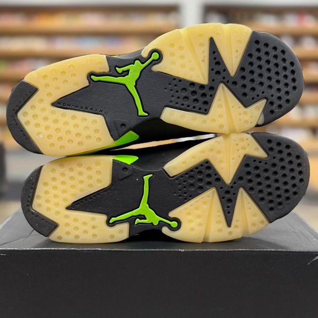 Jordan 6 Retro Electric Green (GS) - Preowned