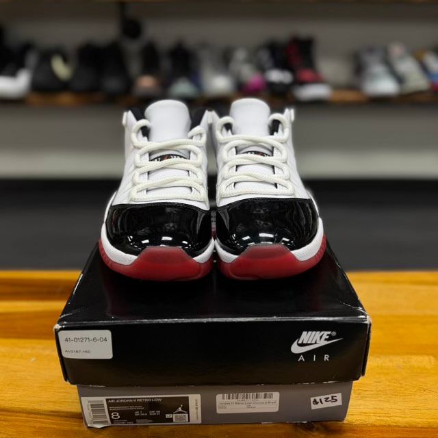 Jordan 11 Retro Low Concord Bred - Preowned
