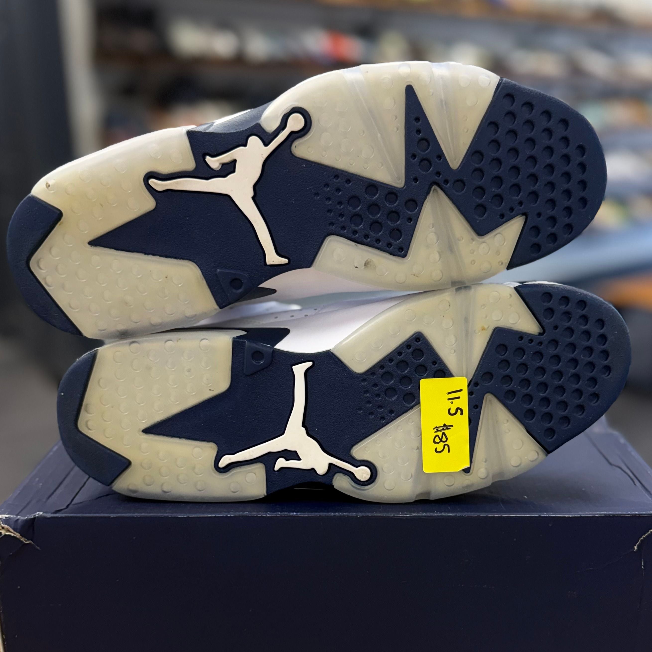 Jordan 6 Retro Midnight Navy (2022) - Preowned