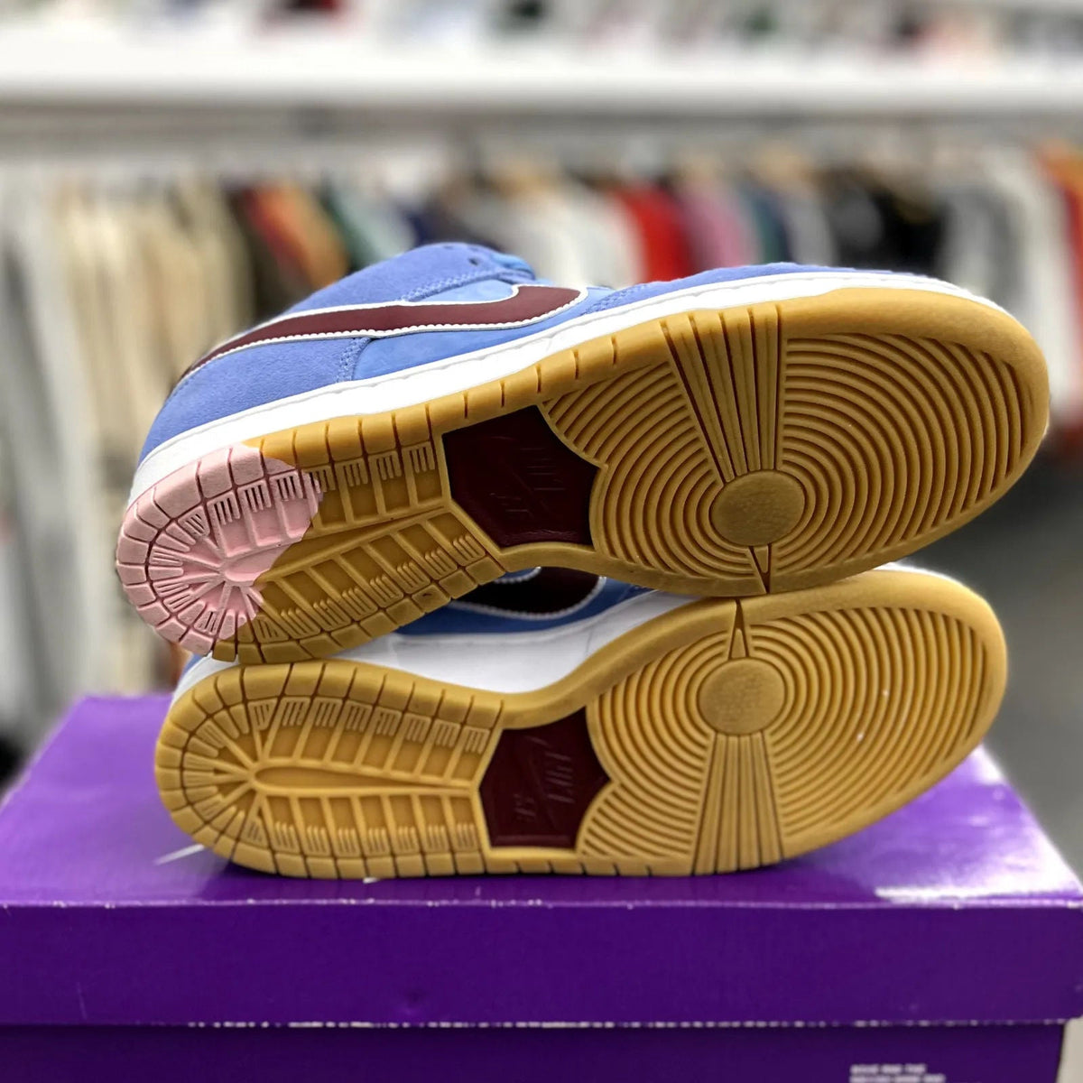 Nike SB Dunk Low Philadelphia Phillies - Preowned