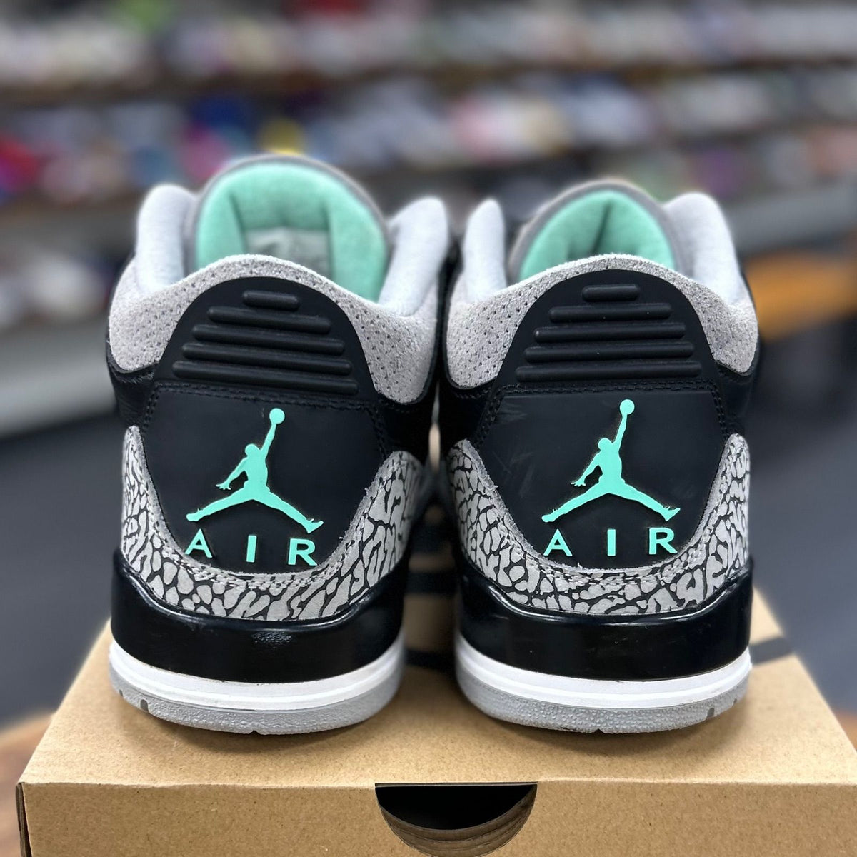 Jordan 3 Retro Green Glow - Preowned