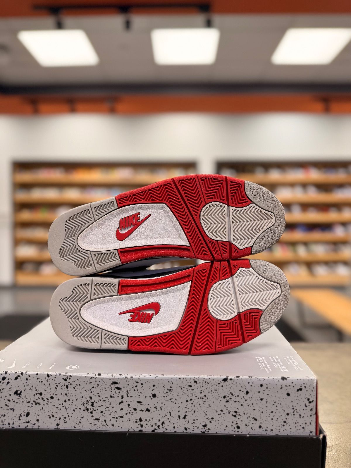 Jordan 4 Retro Fire Red (2020) - Preowned