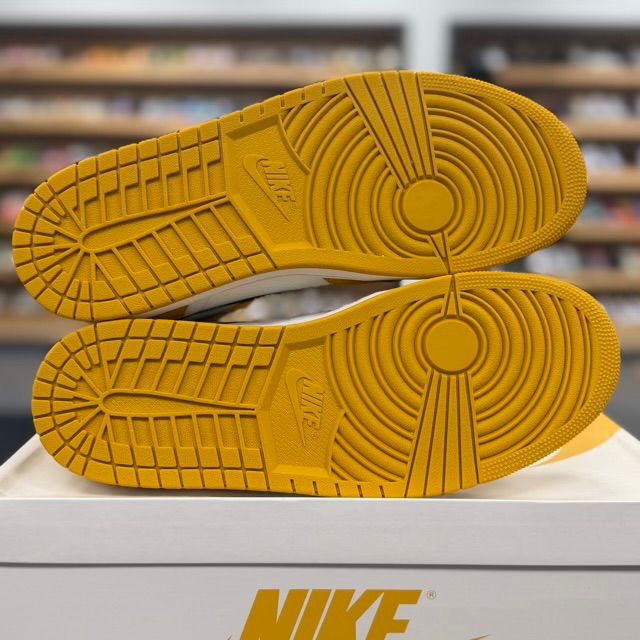 Jordan 1 Retro High OG Yellow Ochre - Preowned
