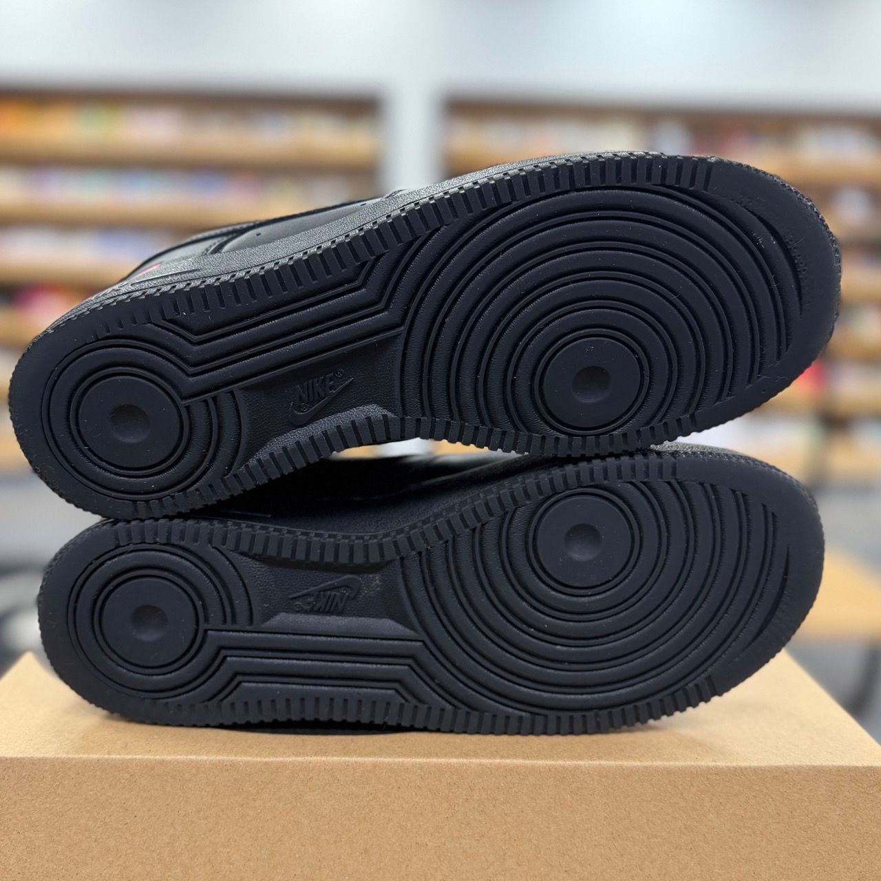 Nike Air Force 1 Low Supreme Black - Preowned