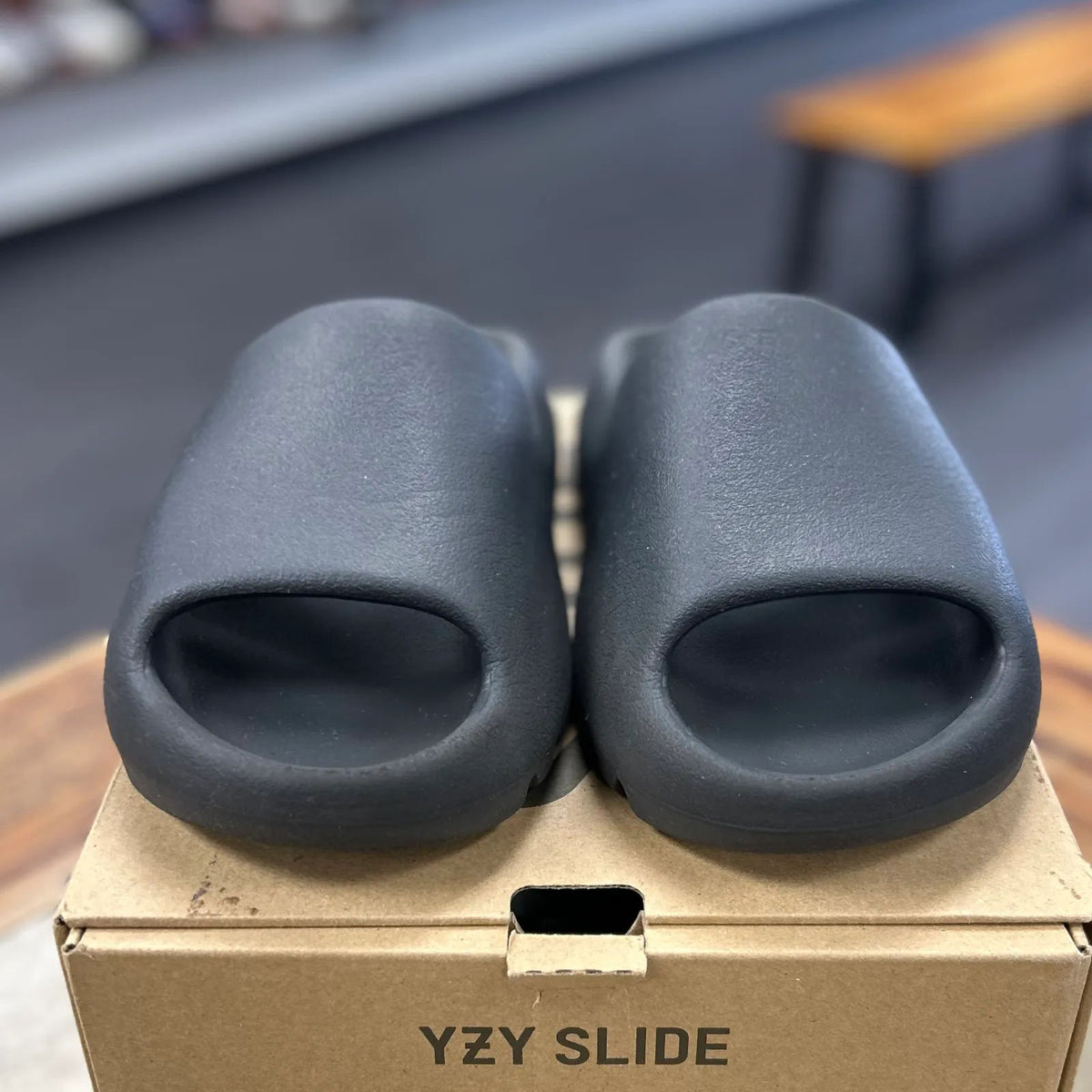 adidas Yeezy Slide Onyx - Preowned