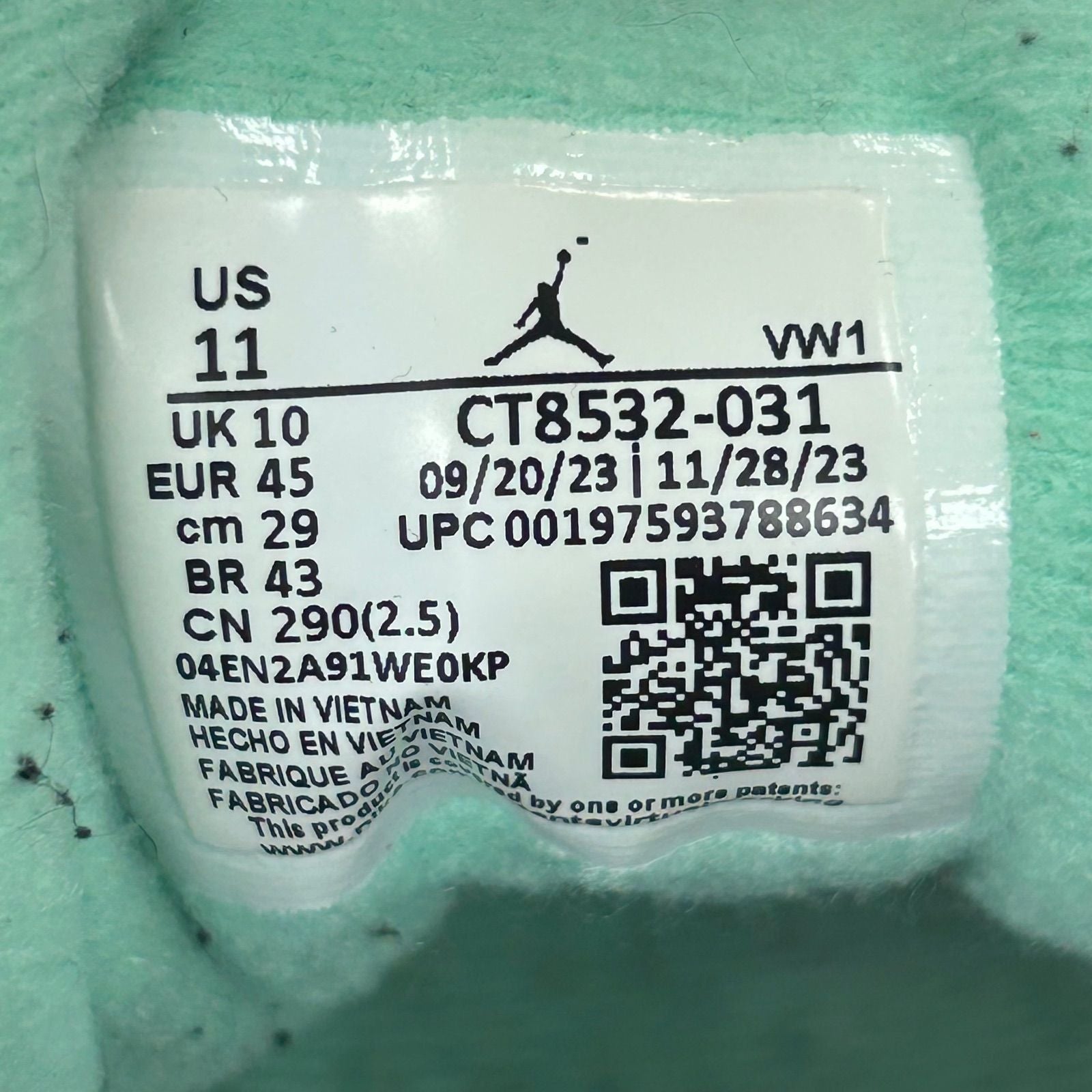 Jordan 3 Retro Green Glow - Preowned
