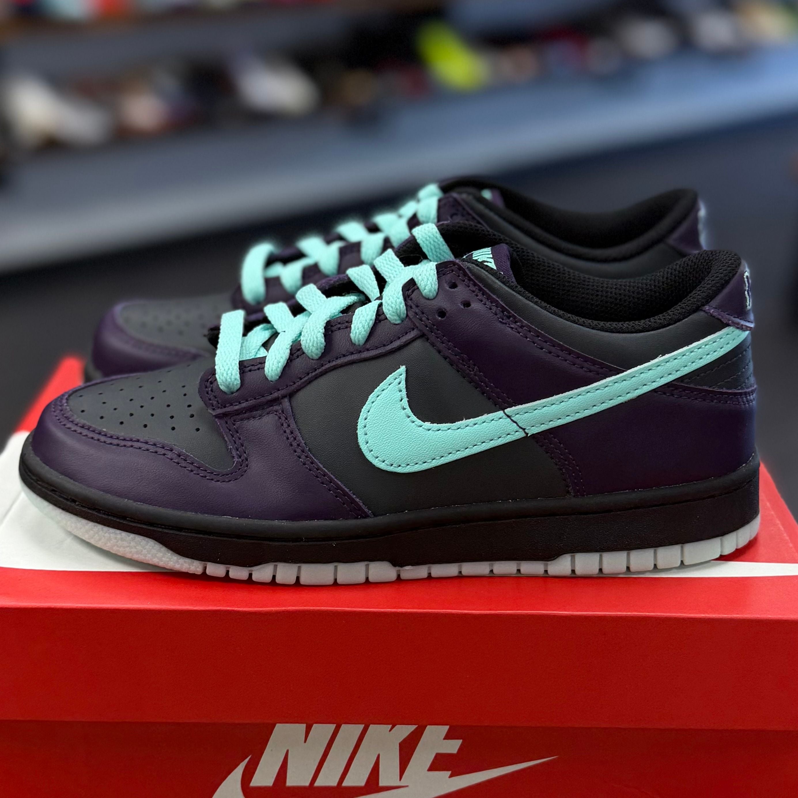 BRAND NEW STEAL - Nike Dunk Low Wizard (GS)