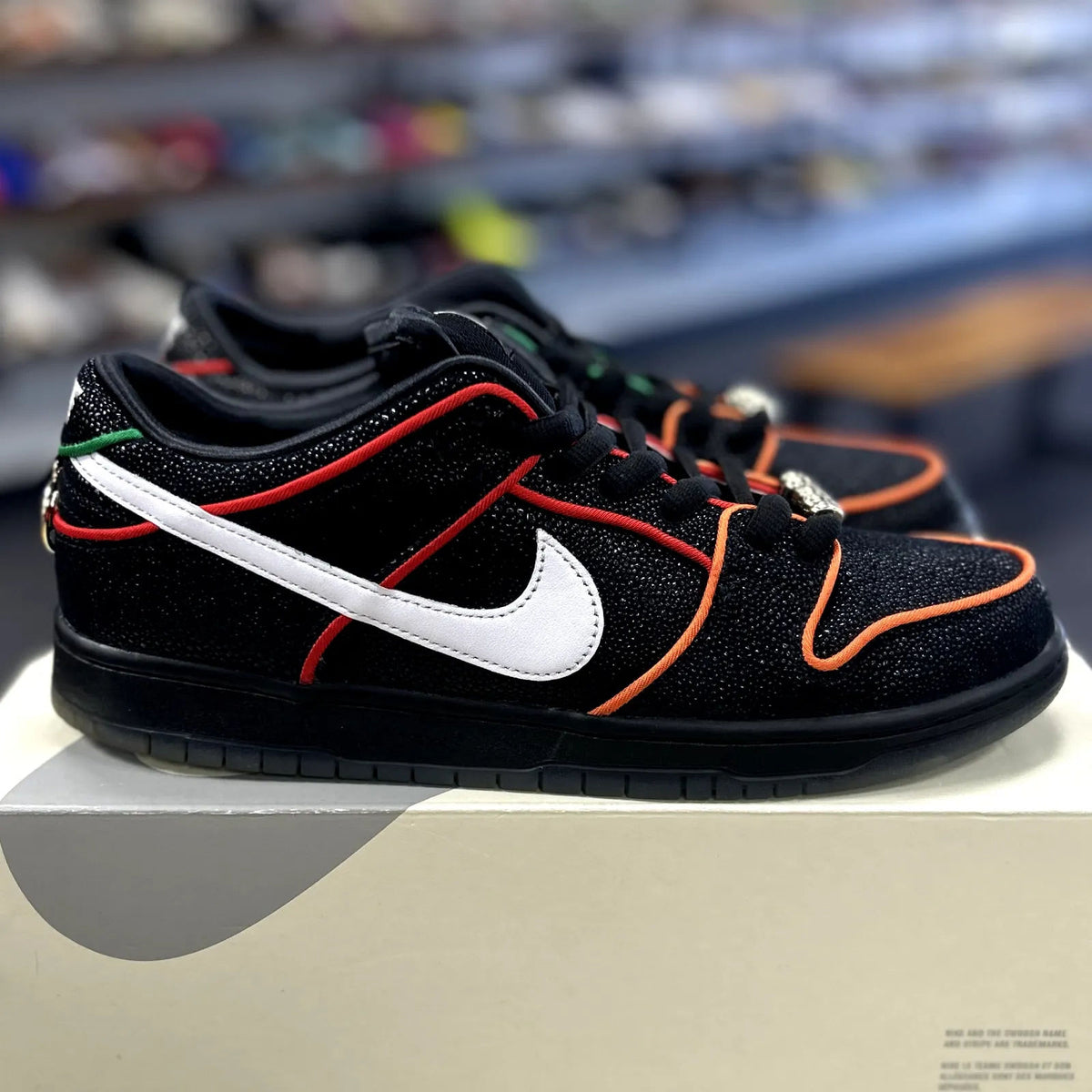 Nike SB Dunk Low Bronx Girls Skate - Preowned