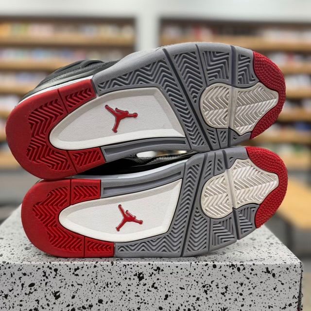 Jordan 4 Retro Bred Reimagined (GS) - Preowned