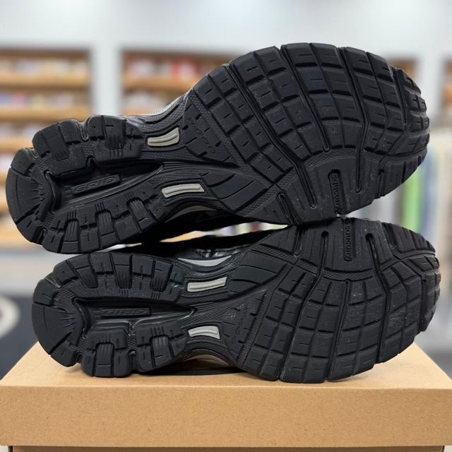 Saucony Grid Ride Millenium (Black Multi Color) - Preowned