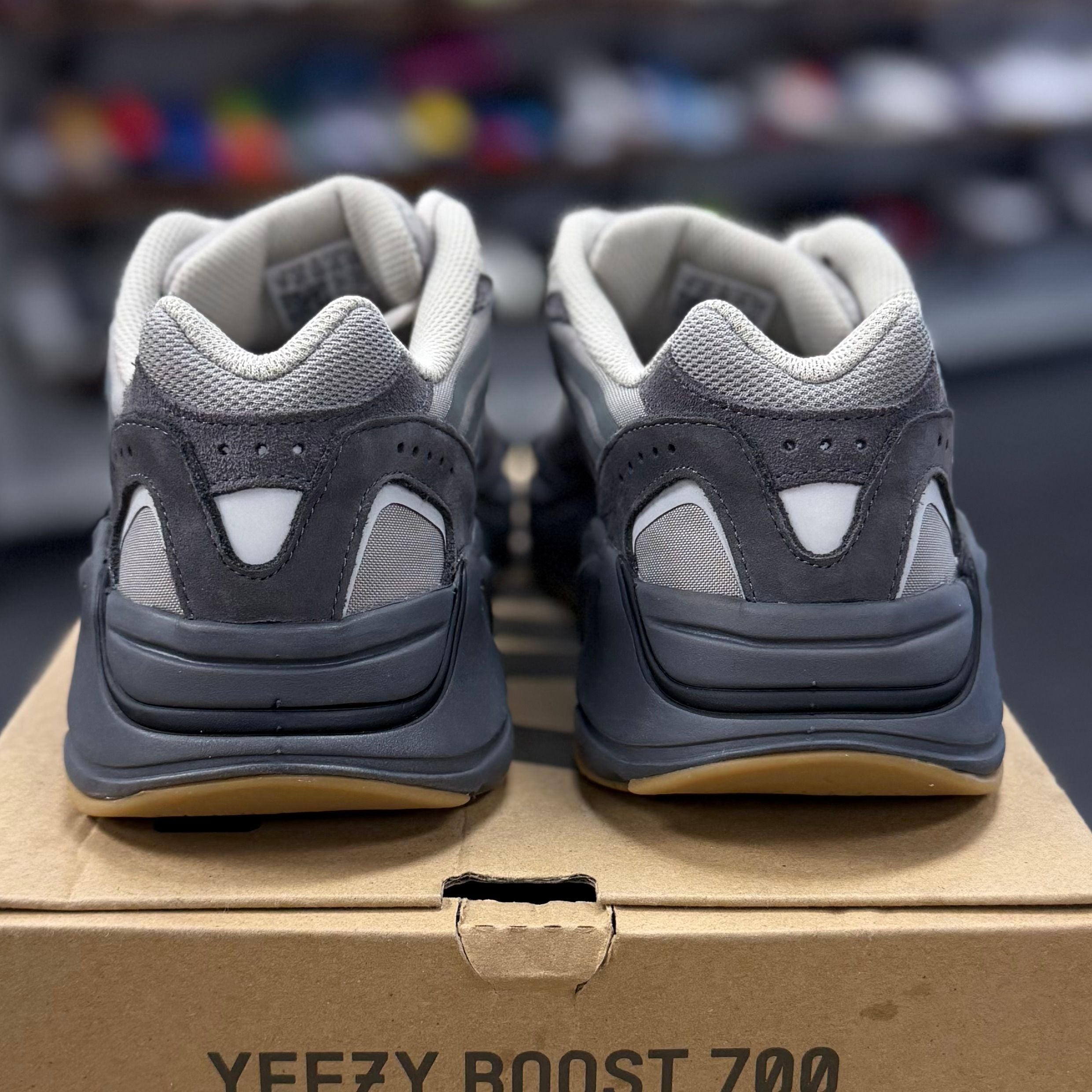 BRAND NEW STEAL - adidas Yeezy Boost 700 V2 Tephra