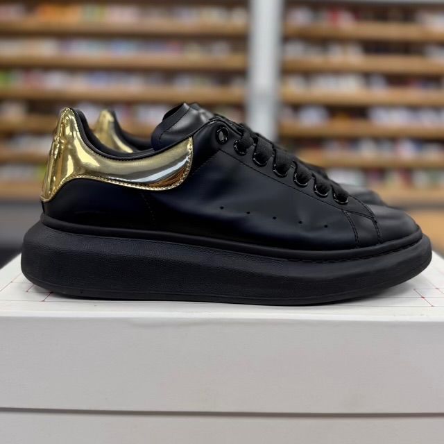 Alexander McQueen Oversized Black Gold - Preowned