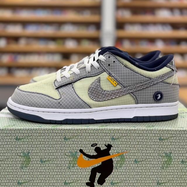 Nike Dunk Low Union Passport Pack Pistachio - Preowned