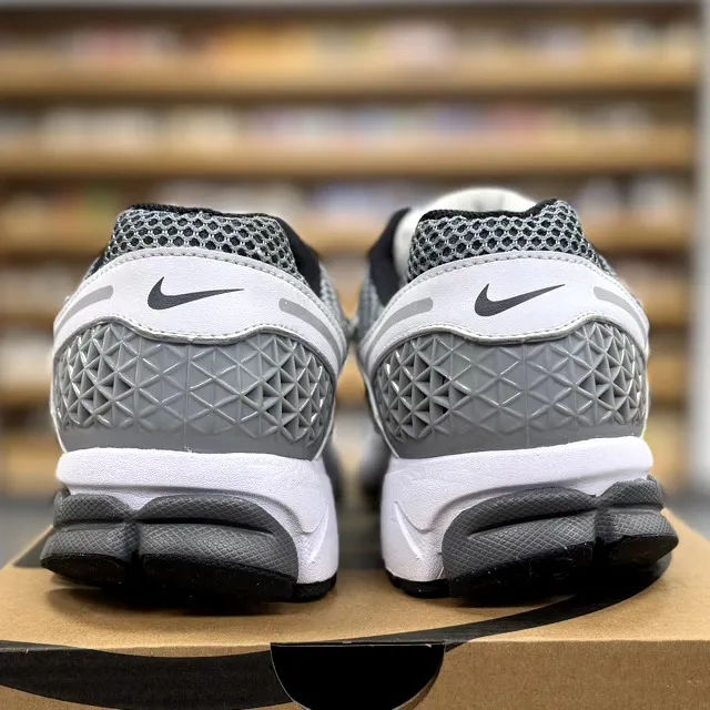 Nike Zoom Vomero 5 SE SP Dark Grey Black White - Preowned