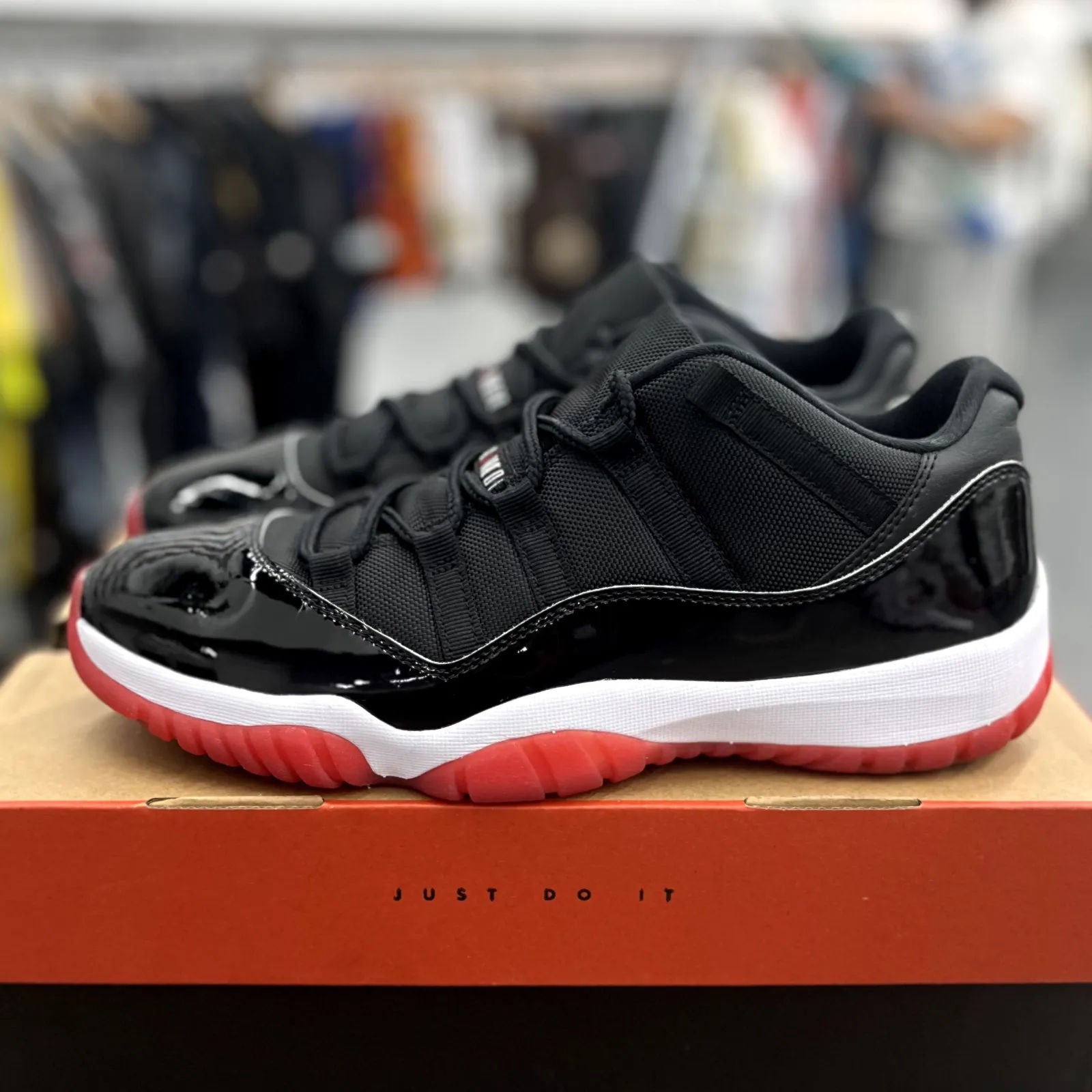 Jordan 11 Retro Low Bred (2025) - Preowned