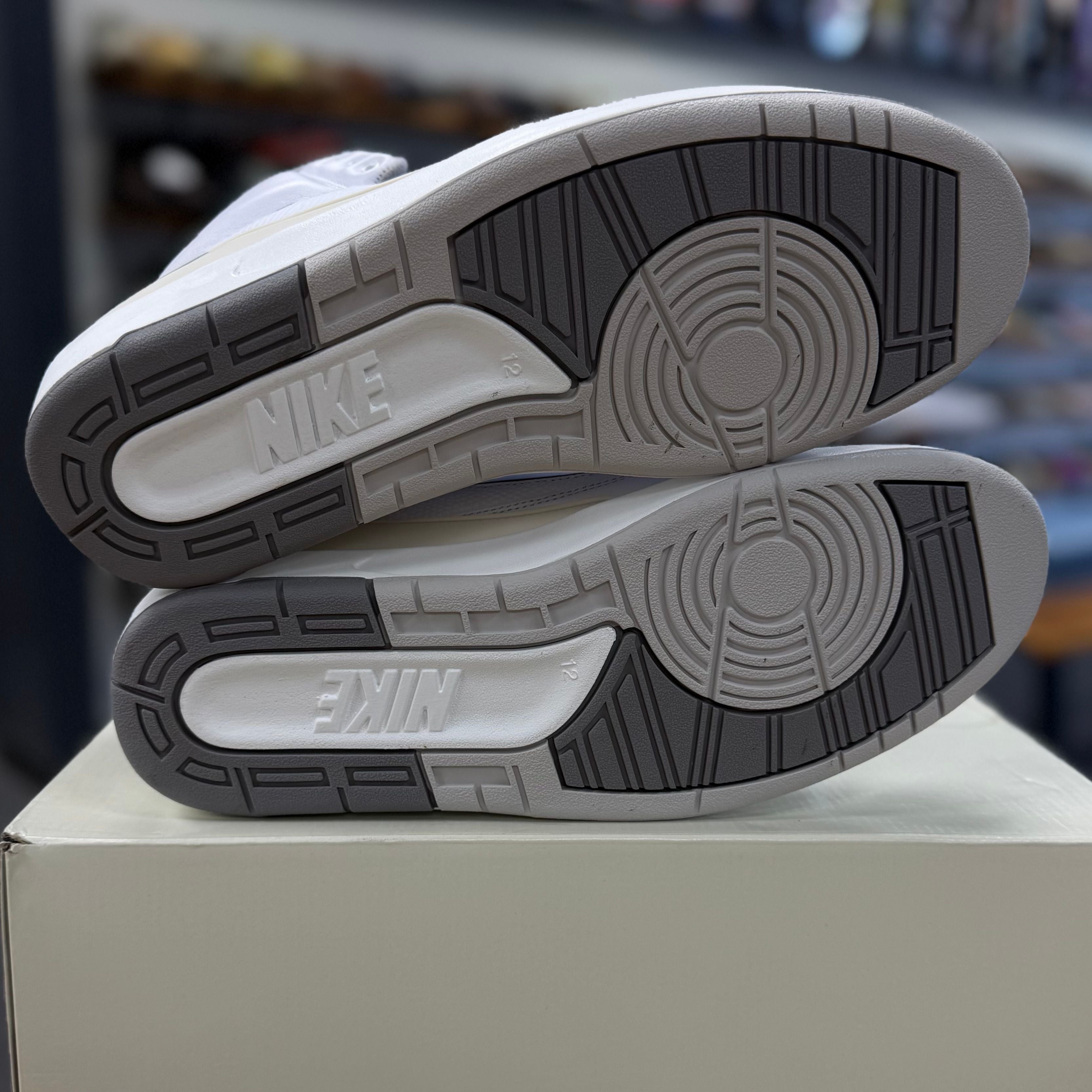 BRAND NEW STEAL - Jordan 2 Retro Cement Grey