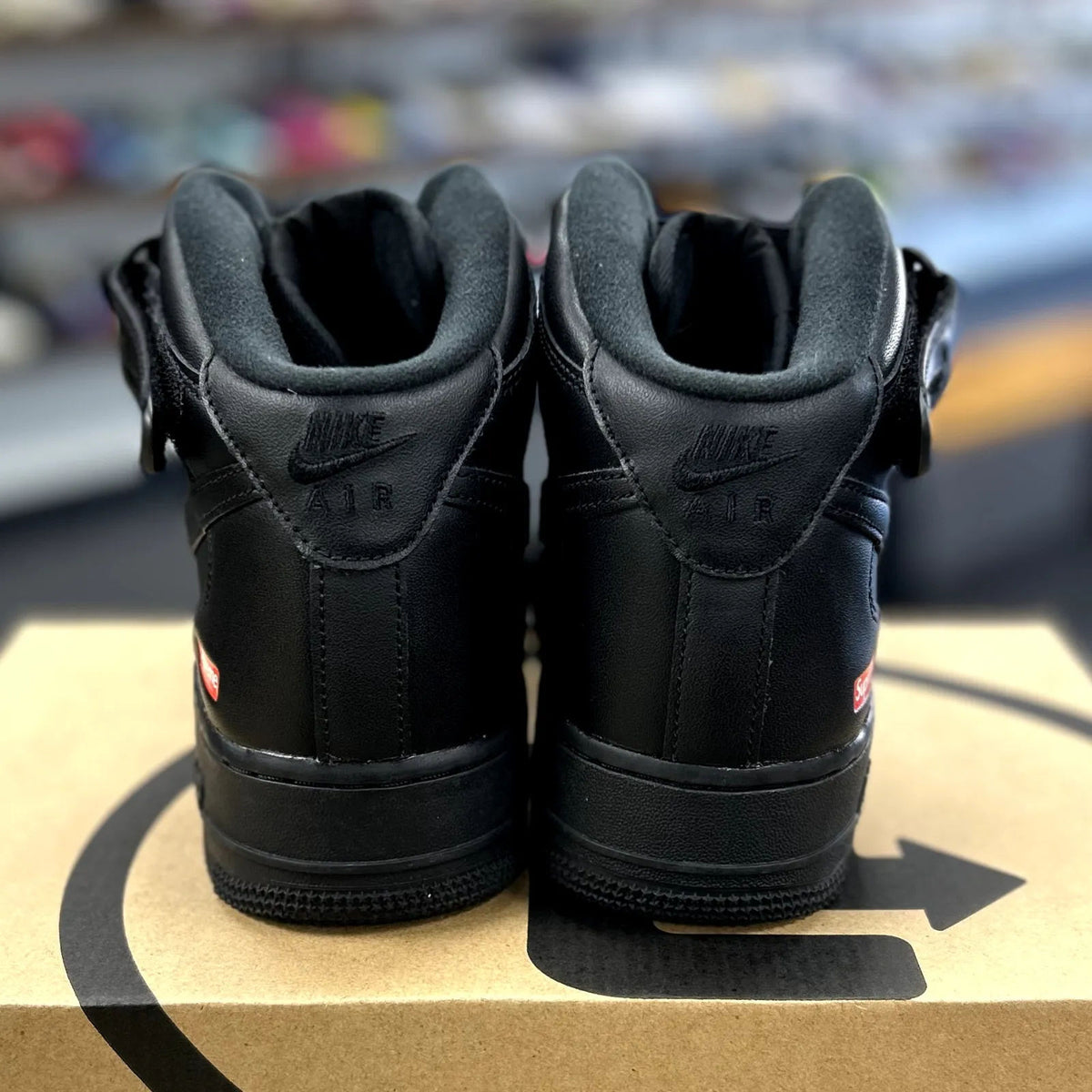 Nike Air Force 1 Mid Supreme Black - Preowned