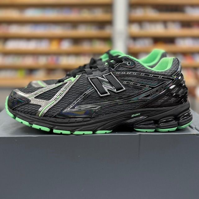 New Balance 1906R Dark Silver Metallic Lab Green - Preowned