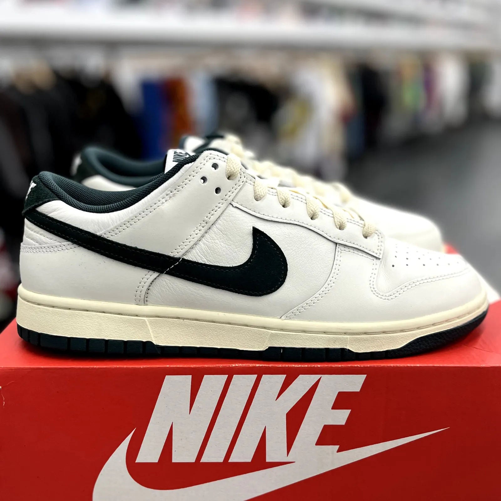 Nike Dunk Low Retro Summit White Malachite - Preowned