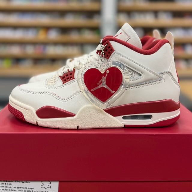 Jordan 4 Retro Valentine's Day Sierra Red (Women's) - Preowned