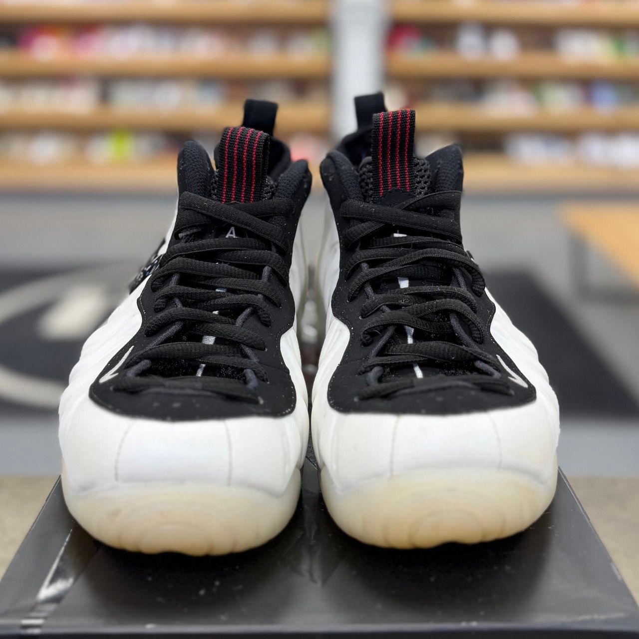 Nike Air Foamposite Pro Pearl (2025) - Preowned