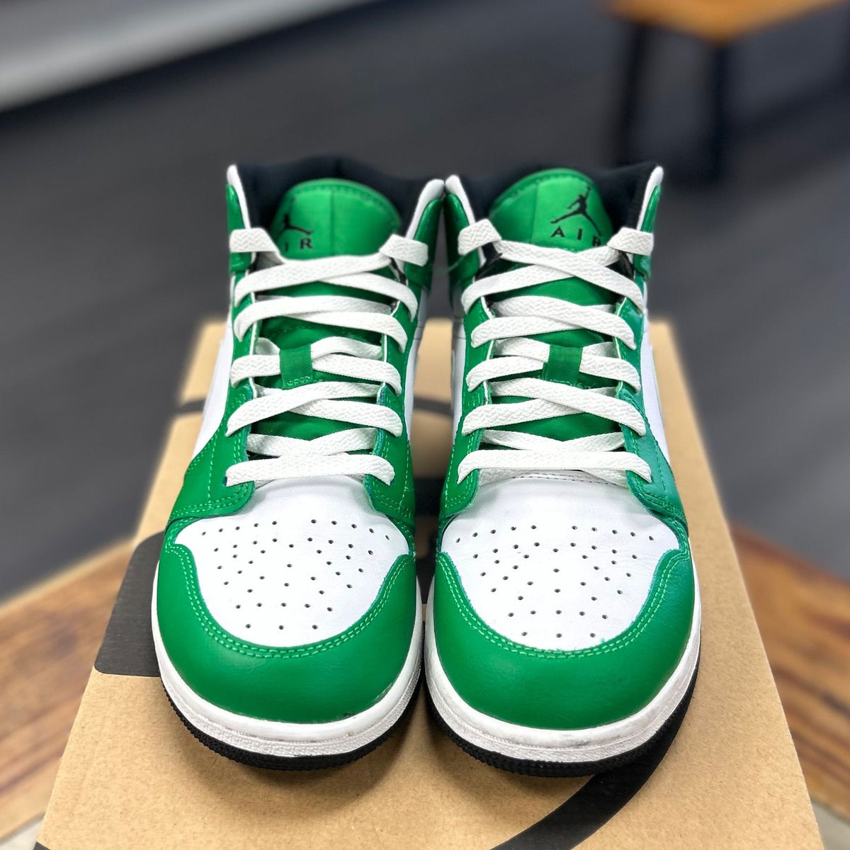 Jordan 1 Mid Lucky Green (GS) - Preowned