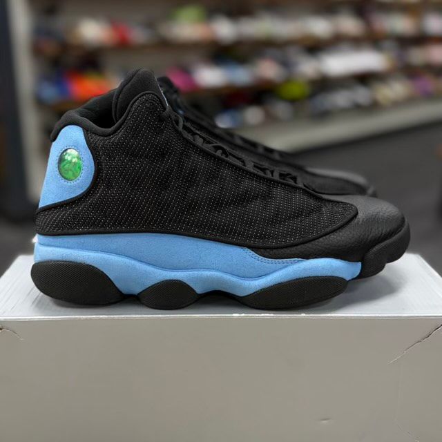 Jordan 13 Retro Black University Blue - Preowned