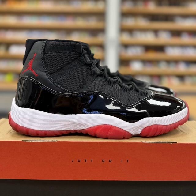 Jordan 11 Retro Playoffs Bred (2019) - Preowned