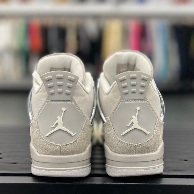 Jordan 4 Retro Frozen Moments (Women's) - Preowned