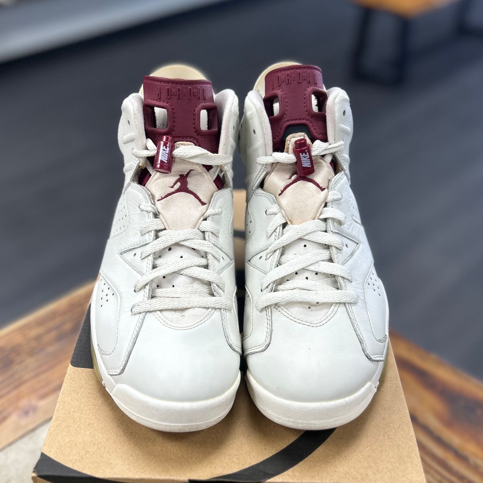 Jordan 6 Retro Maroon (2015) - Preowned