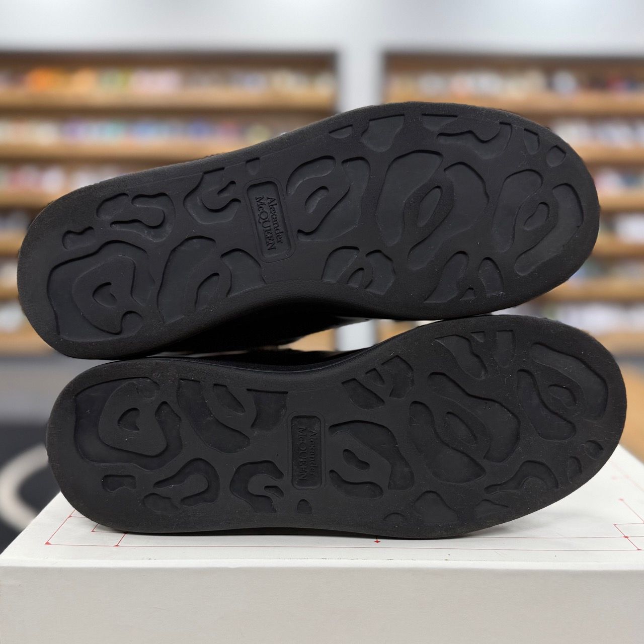 Alexander McQueen Oversized Black Gold - Preowned