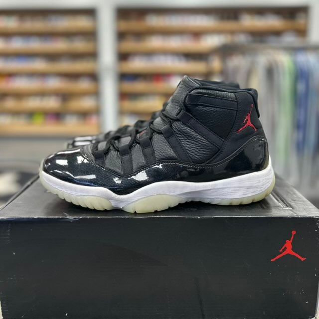 Jordan 11 Retro 72-10 - Preowned