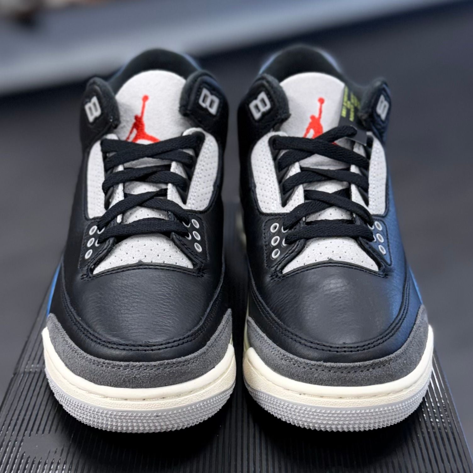 BRAND NEW STEAL - Jordan 3 Retro OG Rare Air