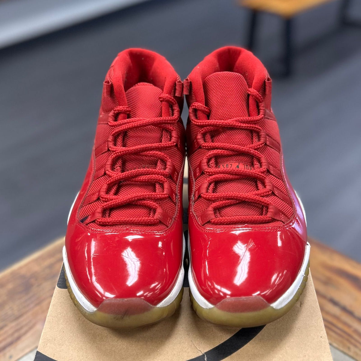 Jordan 11 Retro Win Like 96 - Preowned