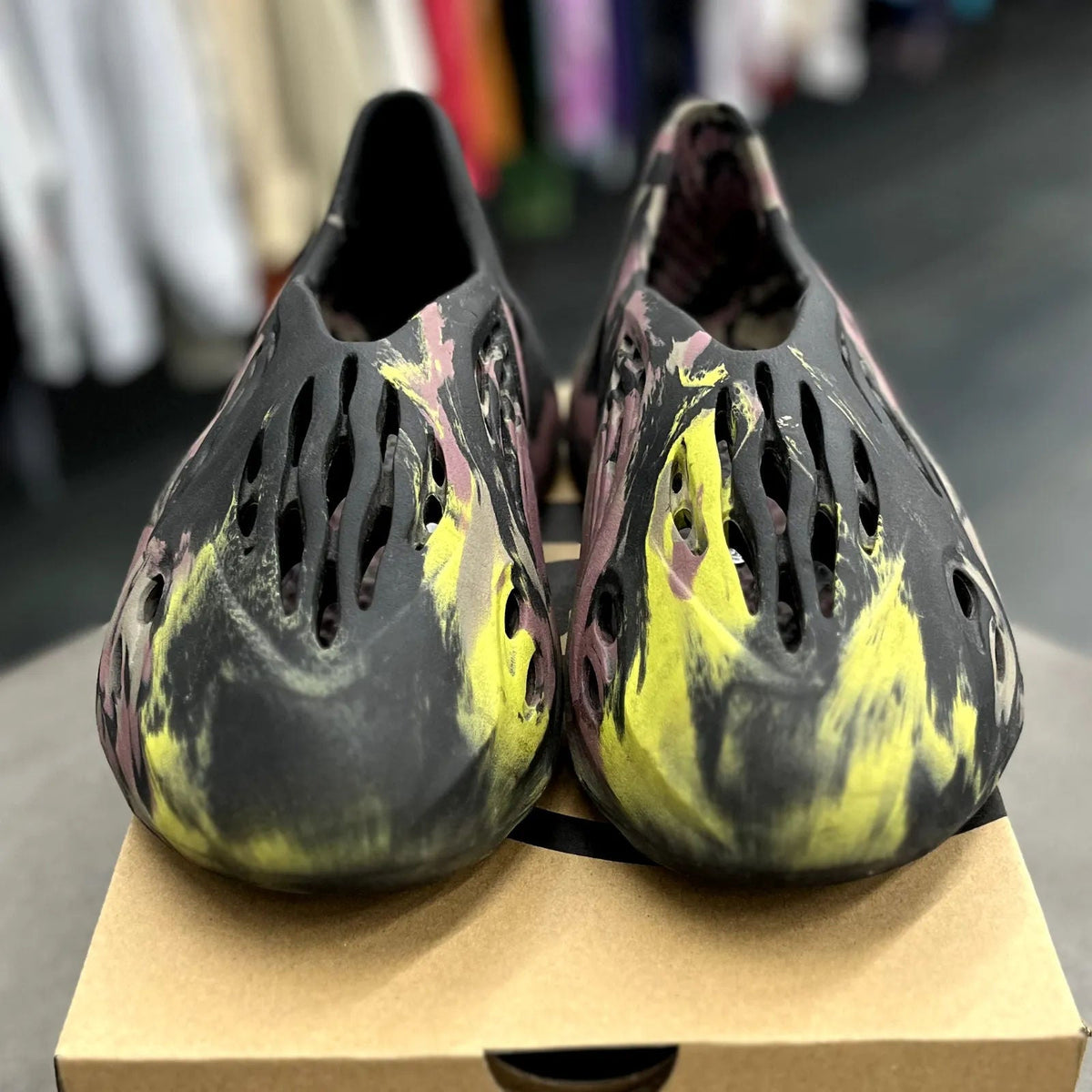 adidas Yeezy Foam RNR MX Carbon - Preowned
