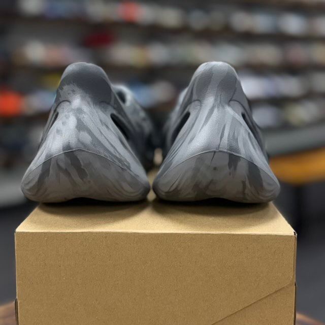 adidas Yeezy Foam RNR MX Granite - Preowned