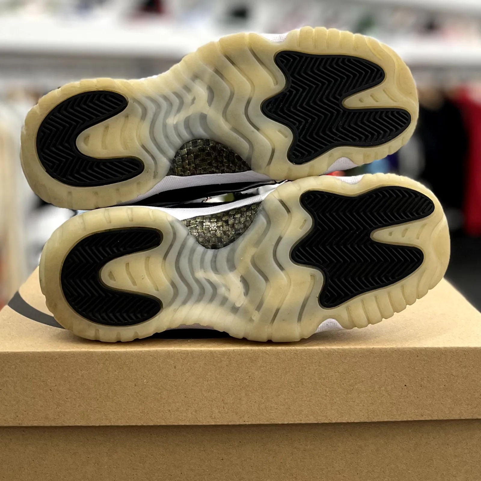 Jordan 11 Retro DMP Gratitude (2023) (GS) - Preowned