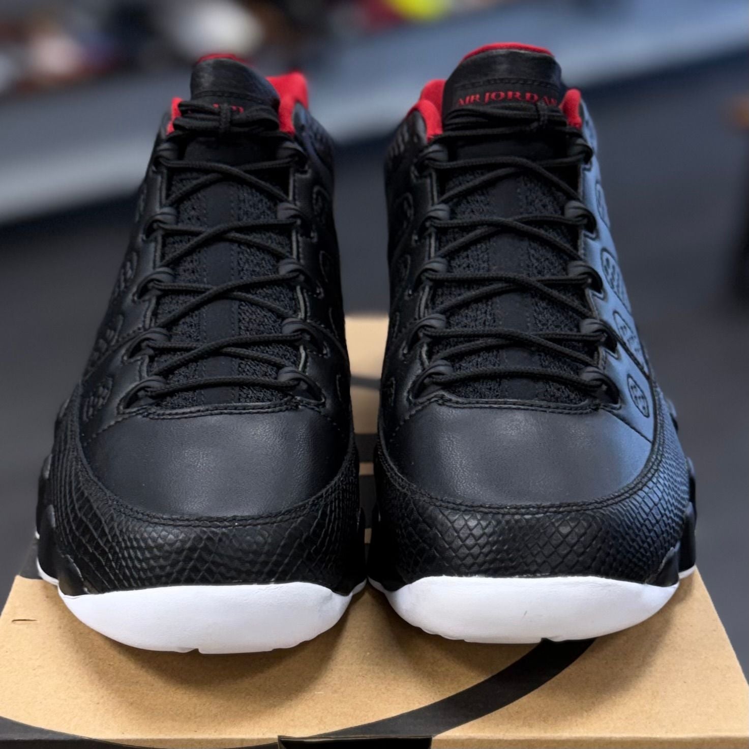 BRAND NEW STEAL - Jordan 9 Retro Low Snakeskin