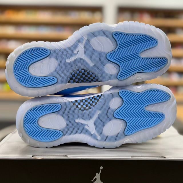 Jordan 11 Retro Low University Blue (GS) - Preowned