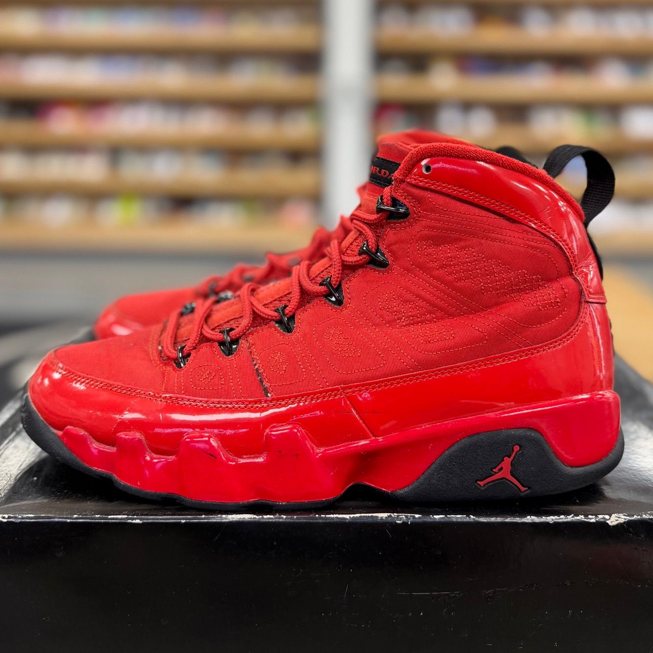 Jordan 9 Retro Chile Red - Preowned