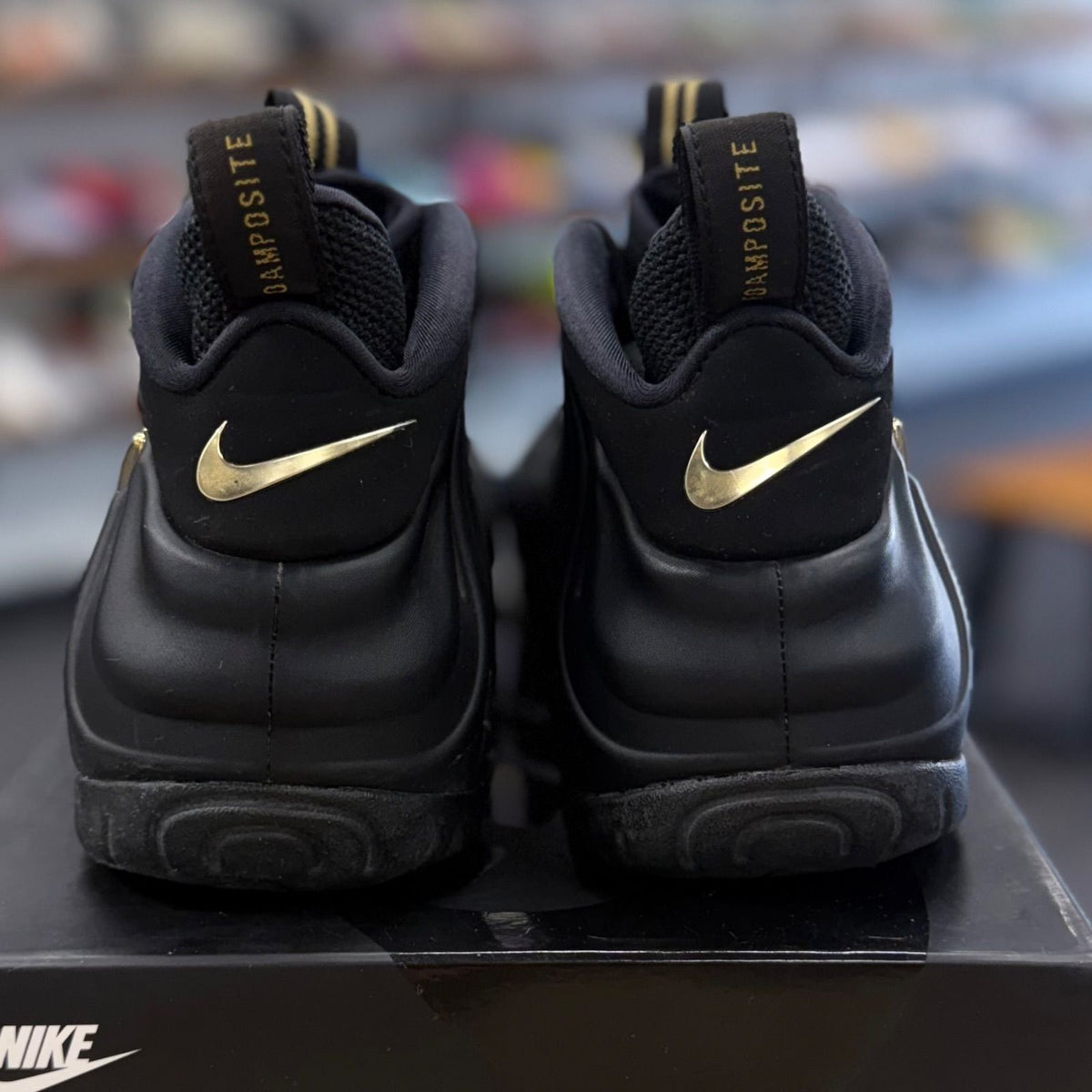 Nike Air Foamposite Pro Black Metallic Gold - Preowned