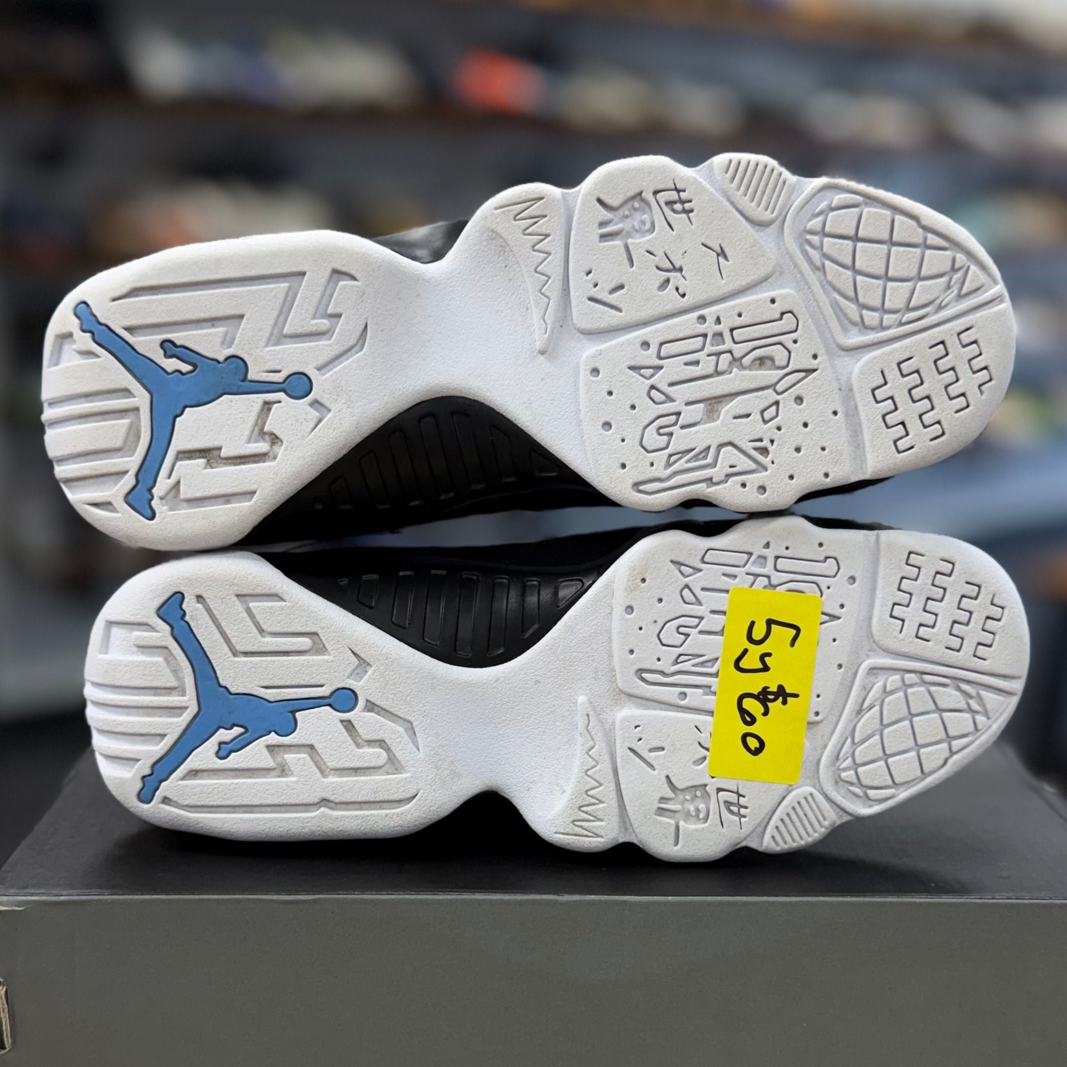 Jordan 9 Retro University Blue (GS) - Preowned