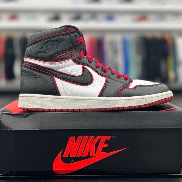 Jordan 1 Retro High Bloodline - Preowned
