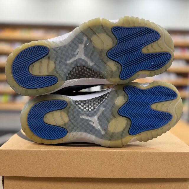 Jordan 11 Retro Low Space Jam - Preowned